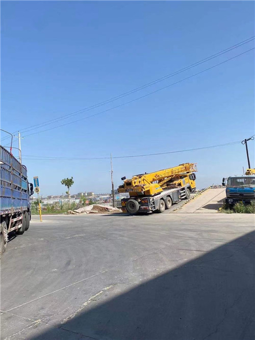 临翔区25吨吊车的租赁价格大概是多少？