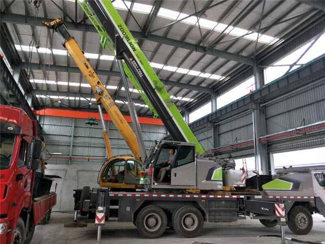 临翔区高空车出租需要注意哪些安全事项？