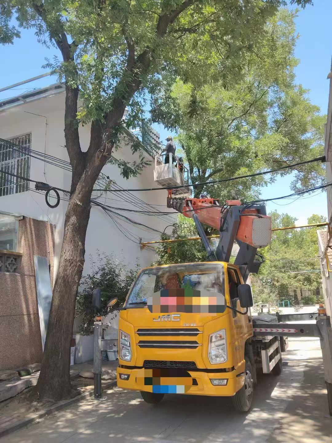 临翔区高空作业车能吊装重物吗？最大承载多少公斤？